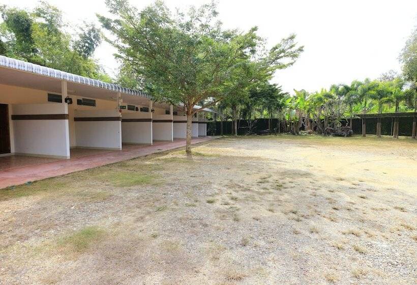 ホテル Leelawadee