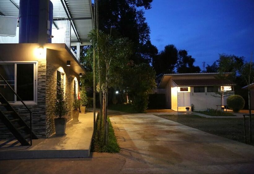 ホテル Leelawadee