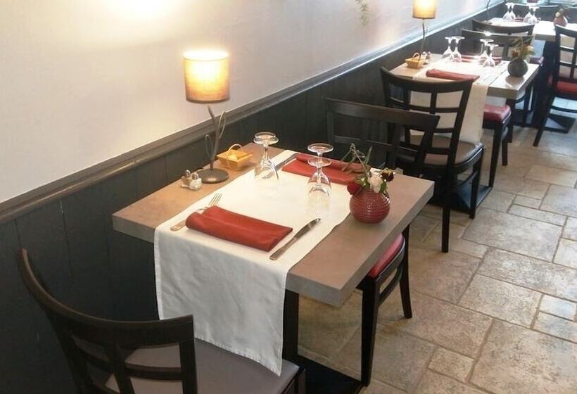 ホテル Restaurant L Emeraude