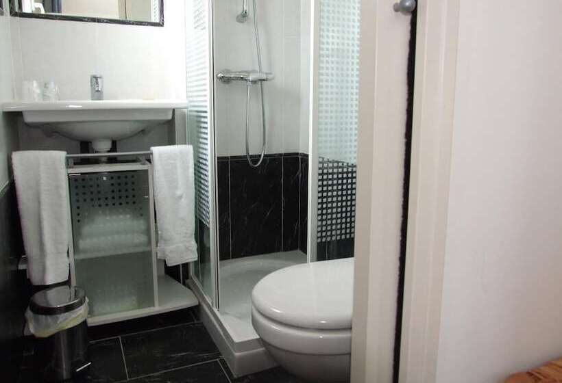 ホテル Restaurant L Emeraude