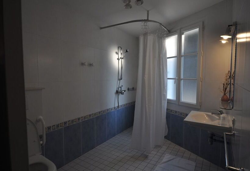 ホテル Restaurant L Emeraude