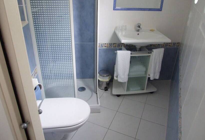 ホテル Restaurant L Emeraude