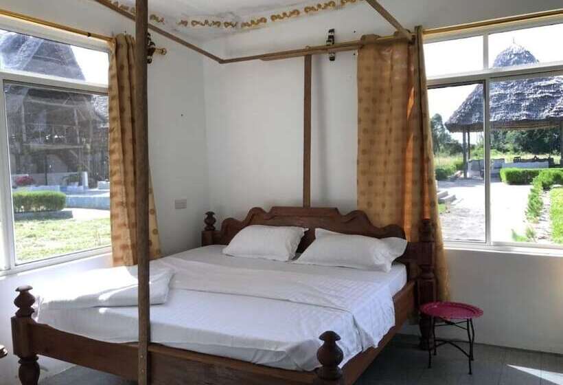 هتل Sea Front Mafia Lodge