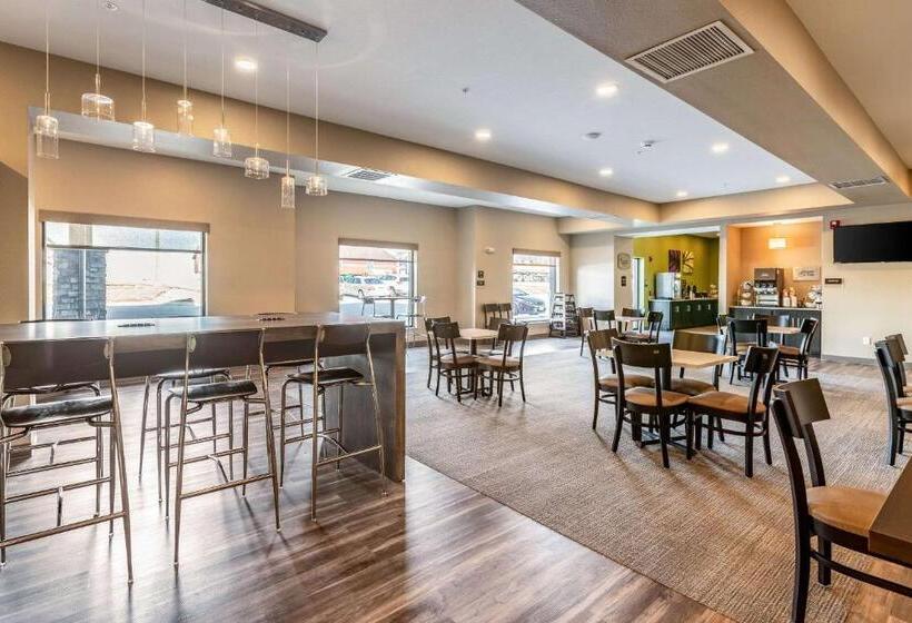 Отель Sleep Inn & Suites Mt. Hope Near Auction & Event Center