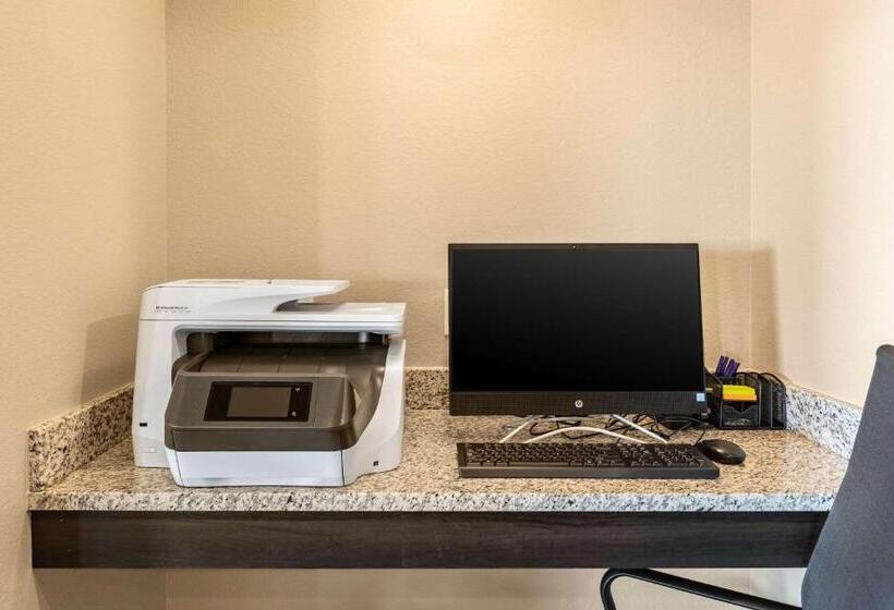 Отель Sleep Inn & Suites Mt. Hope Near Auction & Event Center