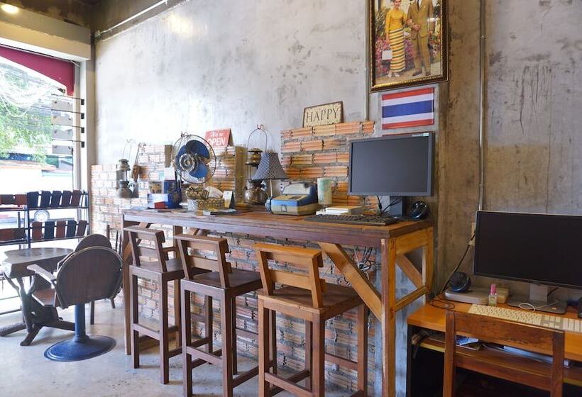 Ok Chic Phuket Hostel