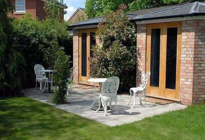 ペンション Hopbine House