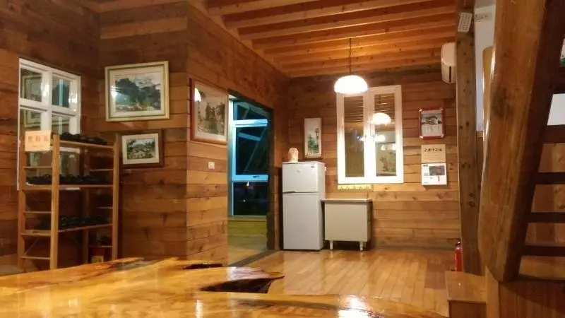 تختخواب و صبحانه Ailiga Travel Villa