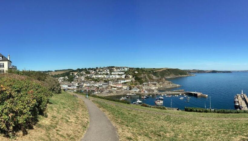 צימר Honeycombe House