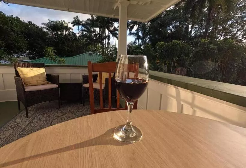 Hilo Bay Oceanfront Bed And Breakfast