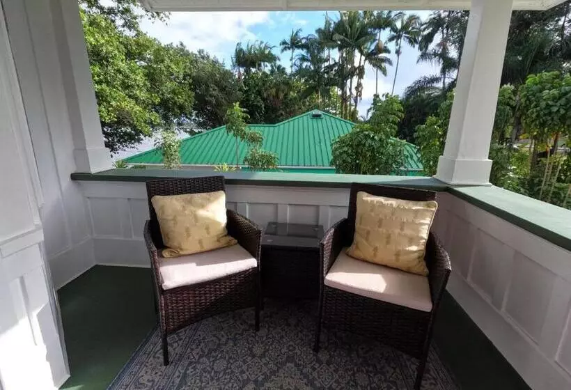 Hilo Bay Oceanfront Bed And Breakfast