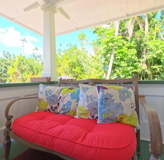 Hilo Bay Oceanfront Bed And Breakfast