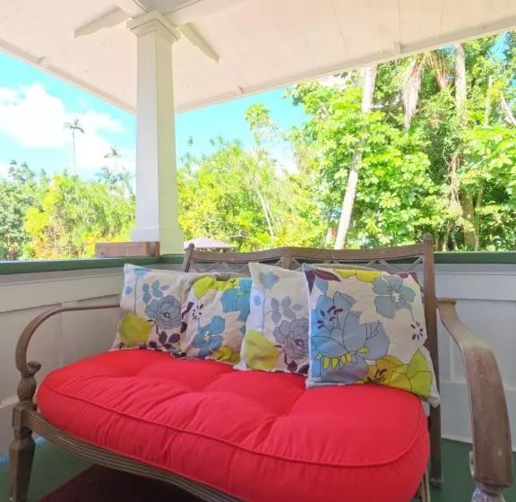 Hilo Bay Oceanfront Bed And Breakfast