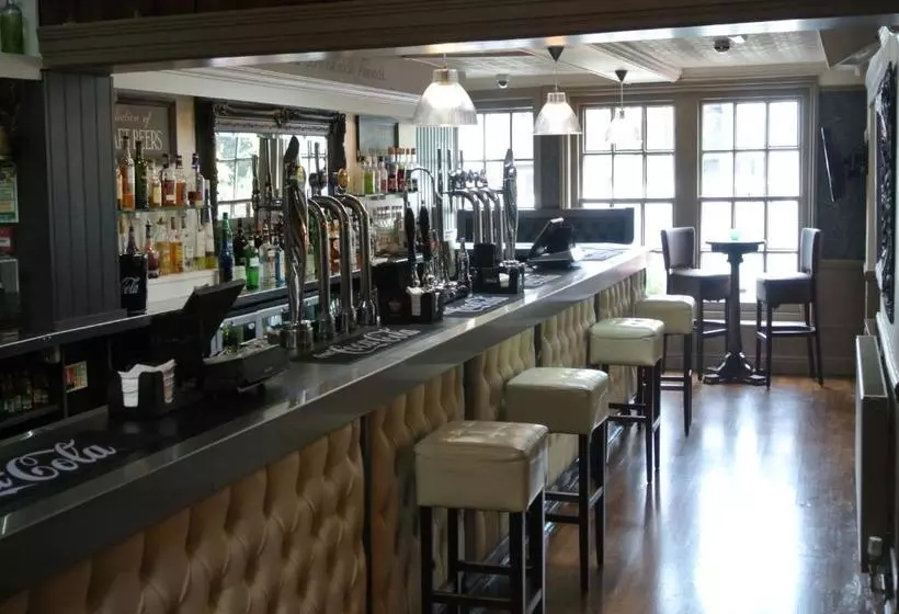 簡易ホテル The Blue Boar