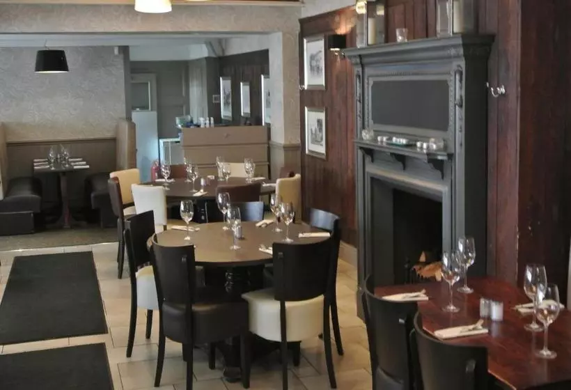簡易ホテル The Blue Boar