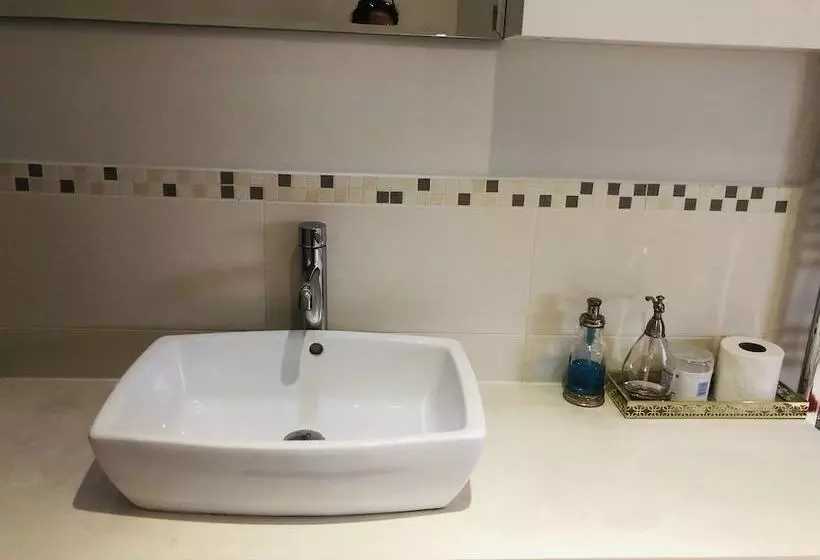 پانسیون Haya Guest House