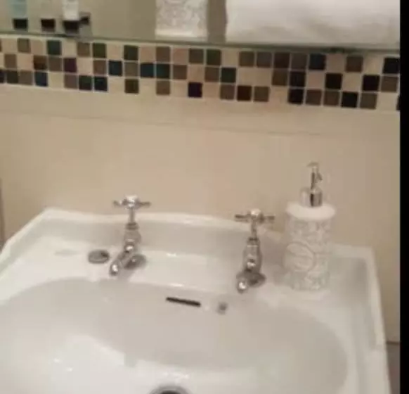 پانسیون Haya Guest House