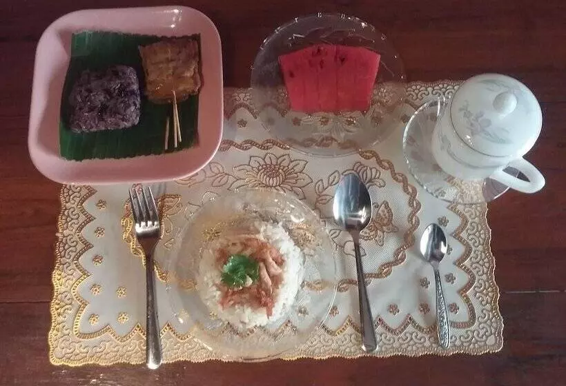 Arunrat Guesthouse   Hostel