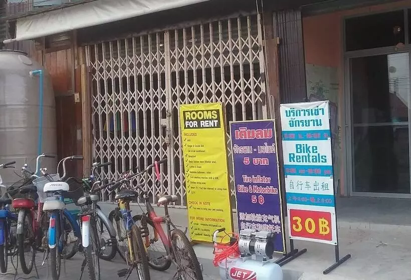 Arunrat Guesthouse   Hostel