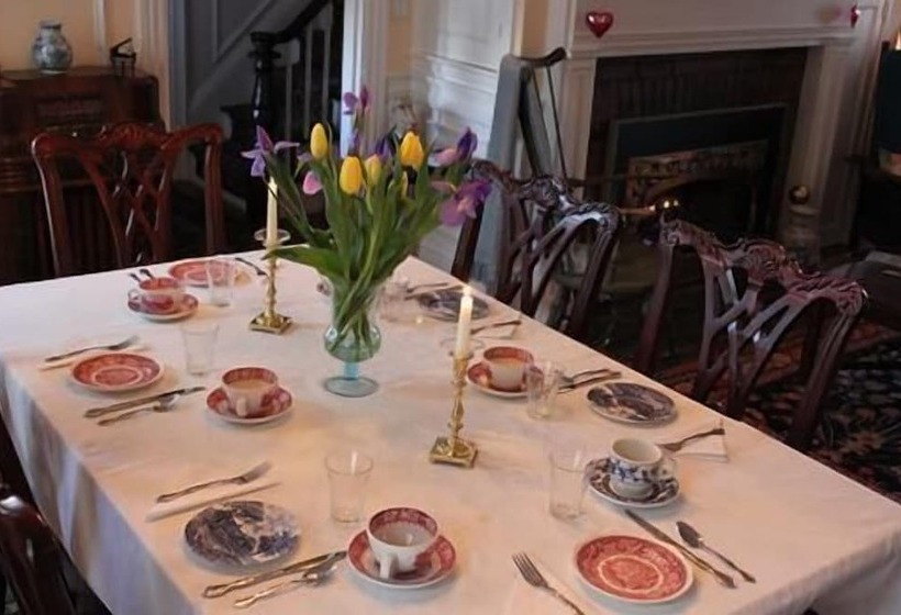 Captain David Kelley House Bed & Breakfast