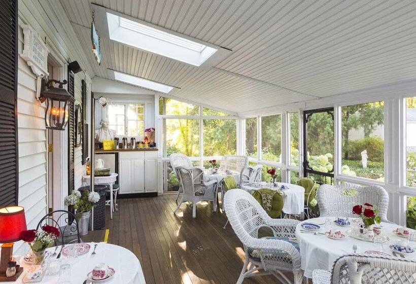 Captain David Kelley House Bed & Breakfast