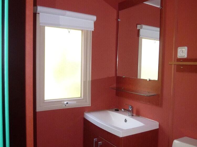 هتل Huttopia Rambouillet