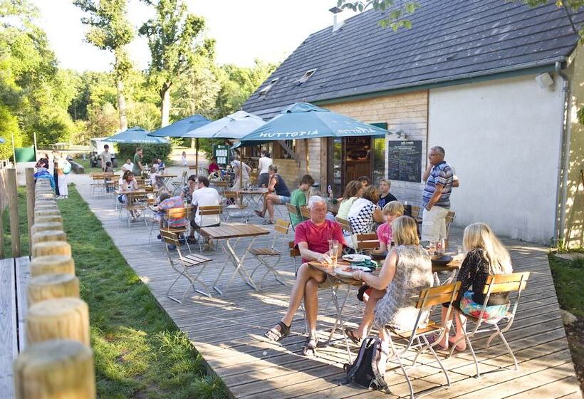 هتل Huttopia Rambouillet