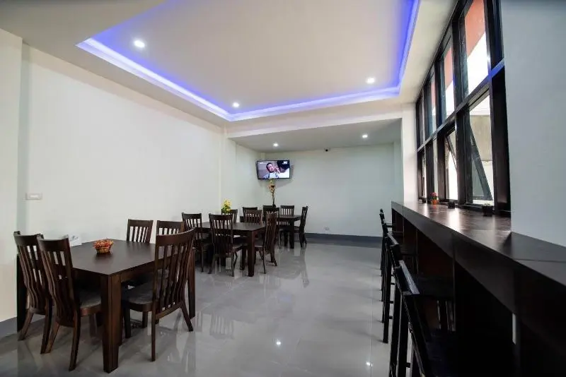 هتل Maneetham Residence