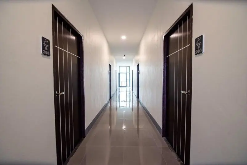 هتل Maneetham Residence
