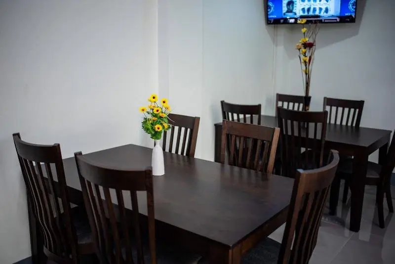 هتل Maneetham Residence