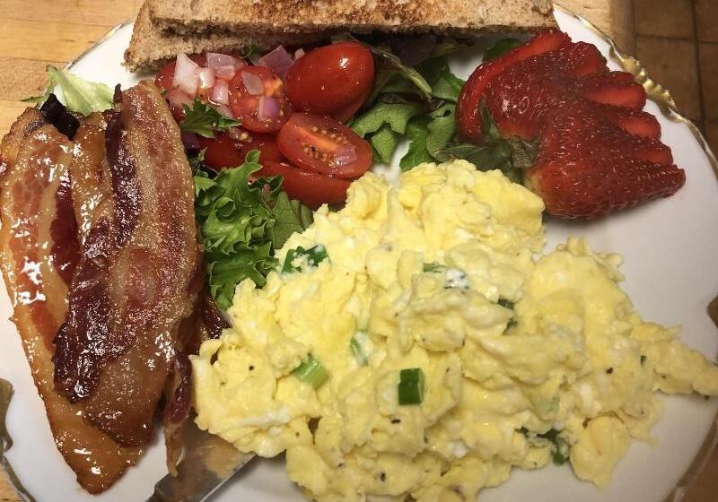 Mathis House, A Victorian Bed & Breakfast And Tea Room At 600 Main