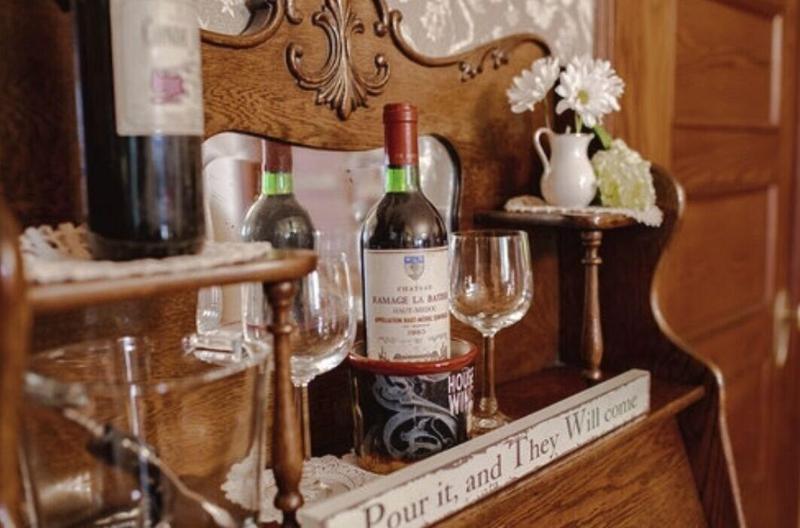 Mathis House, A Victorian Bed & Breakfast And Tea Room At 600 Main