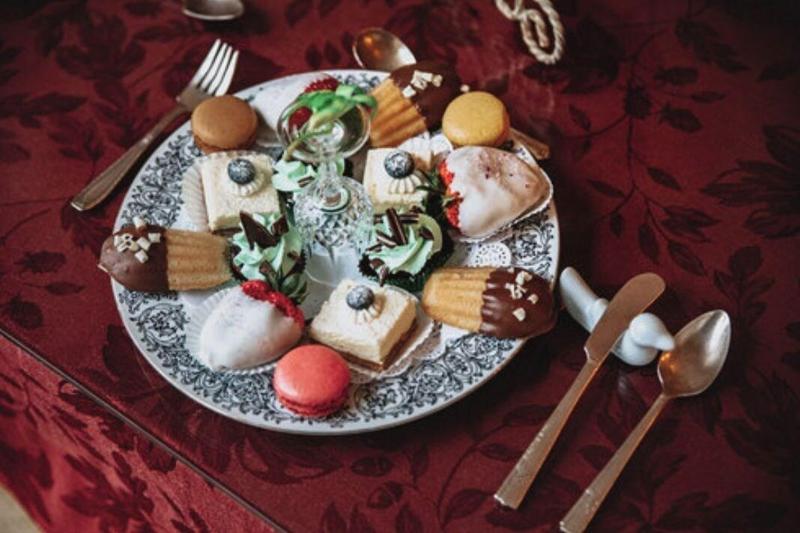 Mathis House, A Victorian Bed & Breakfast And Tea Room At 600 Main