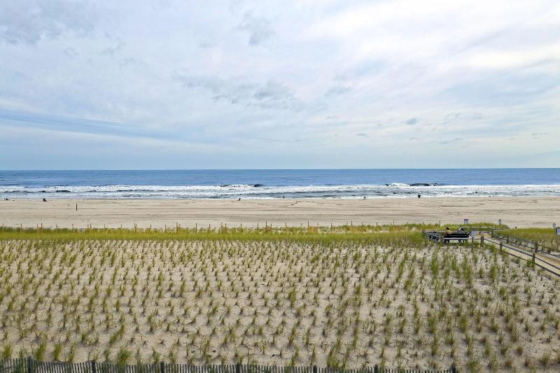 모텔 Drifting Sands Oceanfront