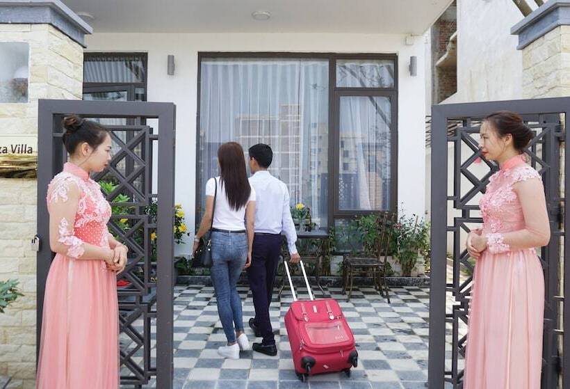 پانسیون Monza Villa