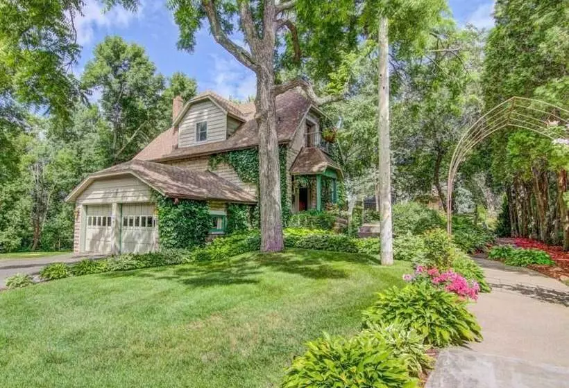 ベッドアンドブレックファースト James Mulvey Carriage House Inn