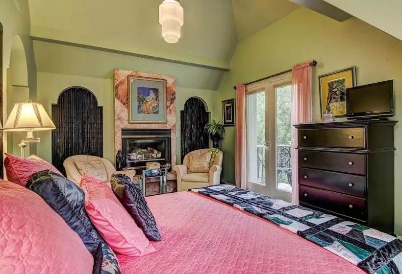 ベッドアンドブレックファースト James Mulvey Carriage House Inn