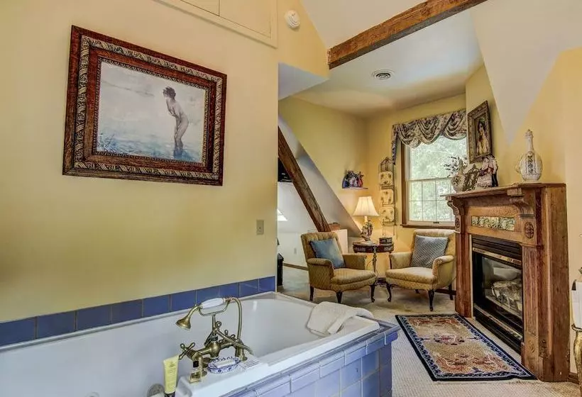 ベッドアンドブレックファースト James Mulvey Carriage House Inn