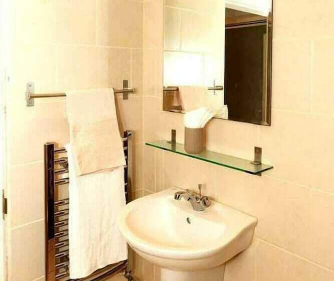 مبيت وإفطار Lenox Farm