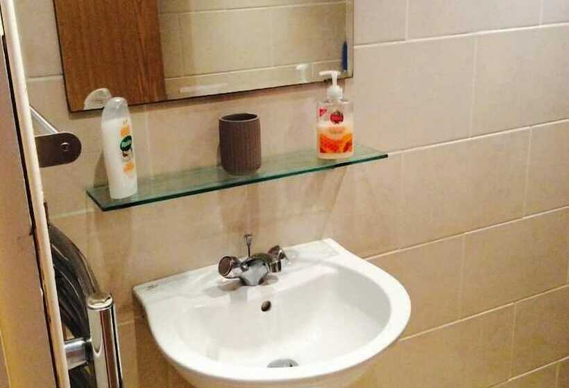 مبيت وإفطار Lenox Farm