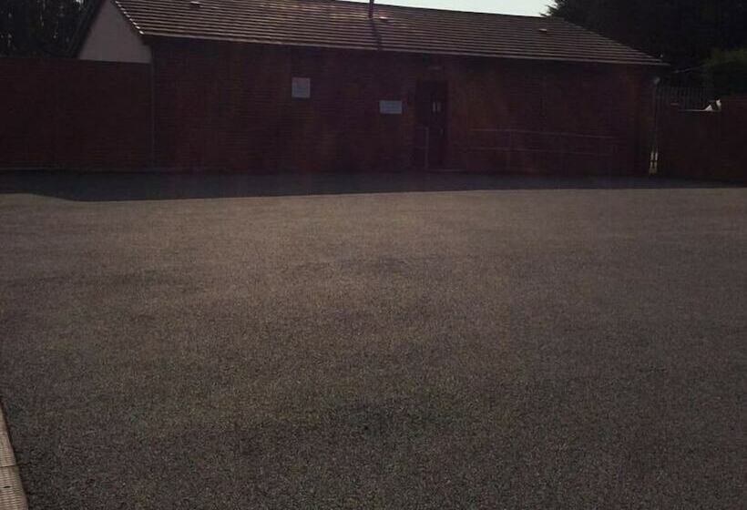 مبيت وإفطار Lenox Farm