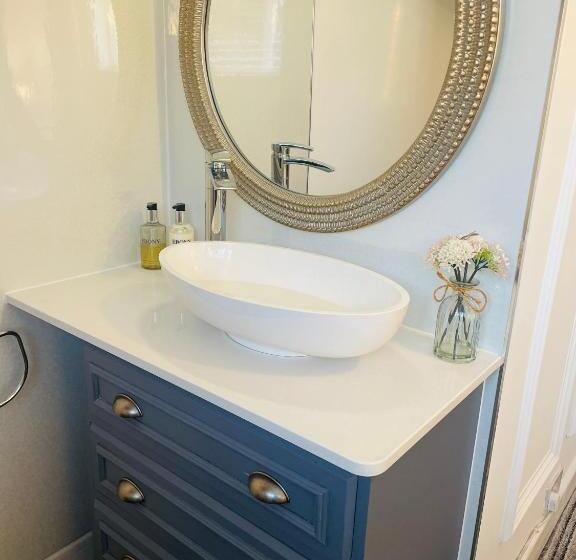 مبيت وإفطار The Limes