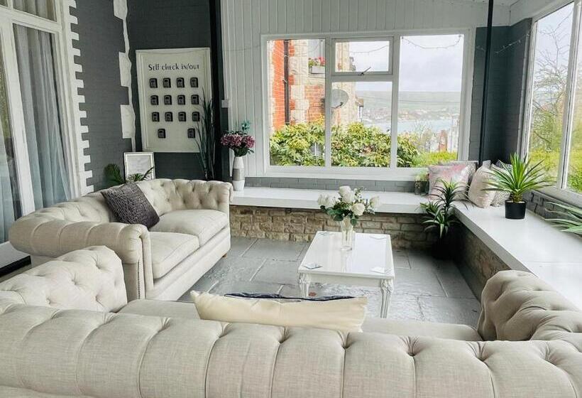 مبيت وإفطار The Limes