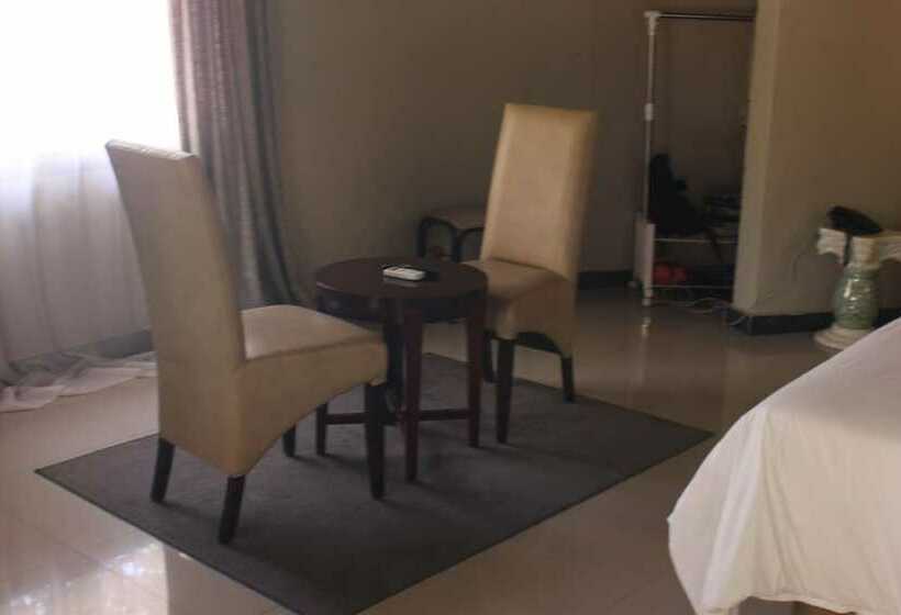 هتل Acamms Gardens Lodge Mongu