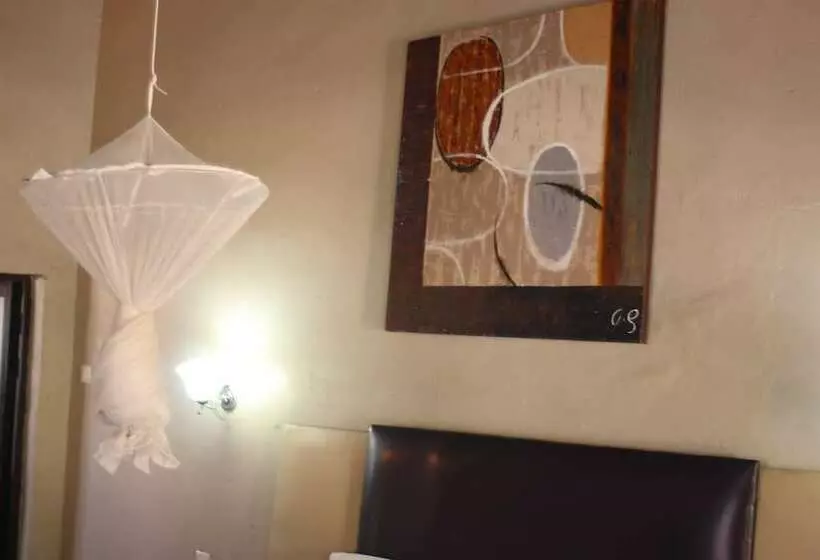 هتل Acamms Gardens Lodge Mongu