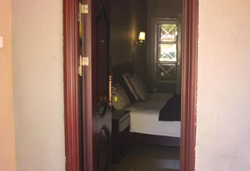 هتل Acamms Gardens Lodge Mongu