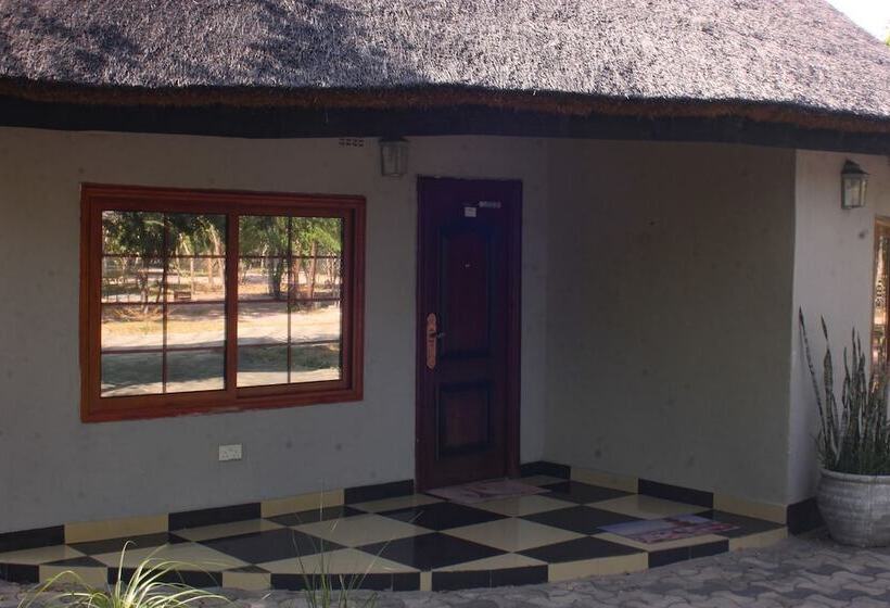 هتل Acamms Gardens Lodge Mongu