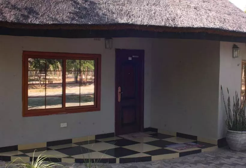 هتل Acamms Gardens Lodge Mongu