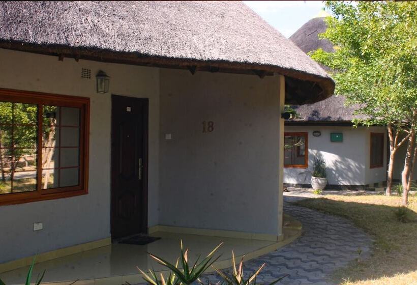 هتل Acamms Gardens Lodge Mongu