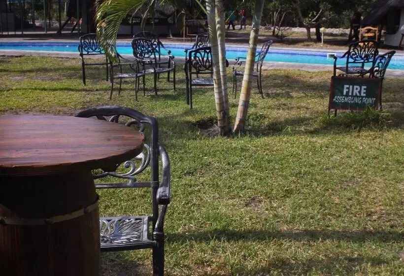 هتل Acamms Gardens Lodge Mongu
